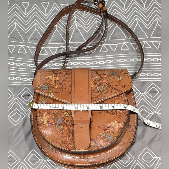SOLD!!!!! Patricia Nash Leather Crossbody Medium Saddle Bag - Picture 4 of 11